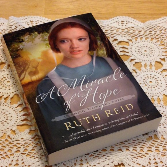 3 for $10 book sale!  Amish Romance - A Miracle of Hope, Amish wonders novel - Picture 1 of 6